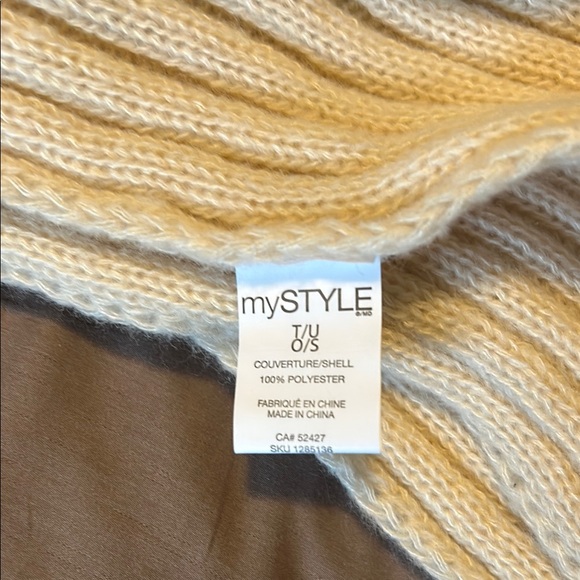 NWT Cream Cable Knit Toque & Scarf 2 piece Set - Picture 5 of 6